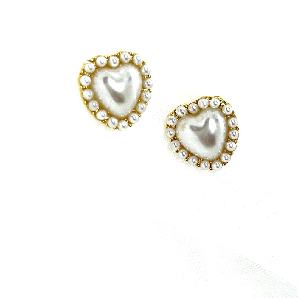 Pearl Heart Stud Earrings - Picture 2 of 5